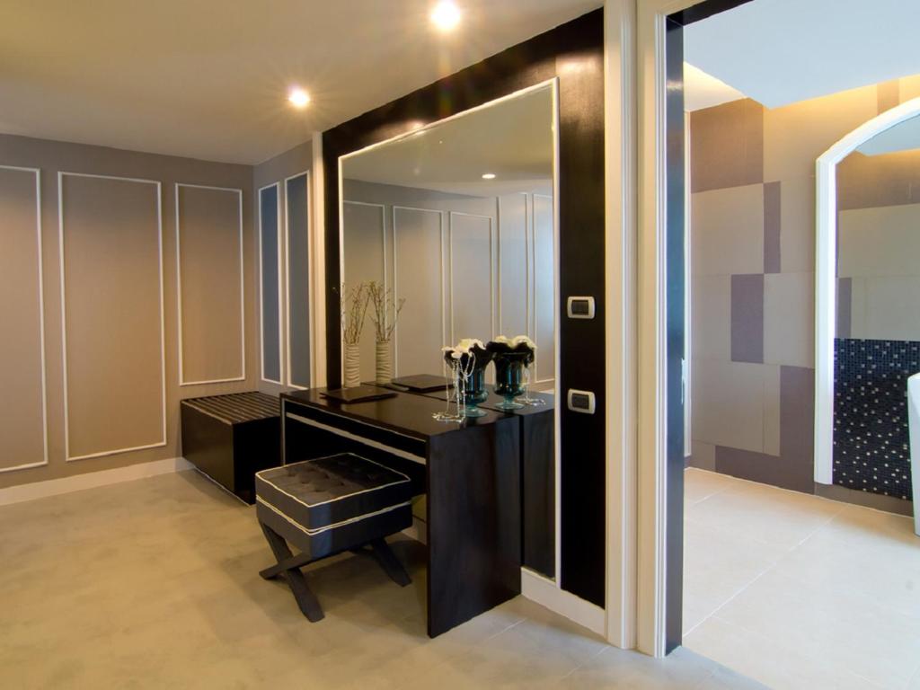 Сьюит (Королевский люкс с 2 спальнями, вид на море), Отель Way Hotel