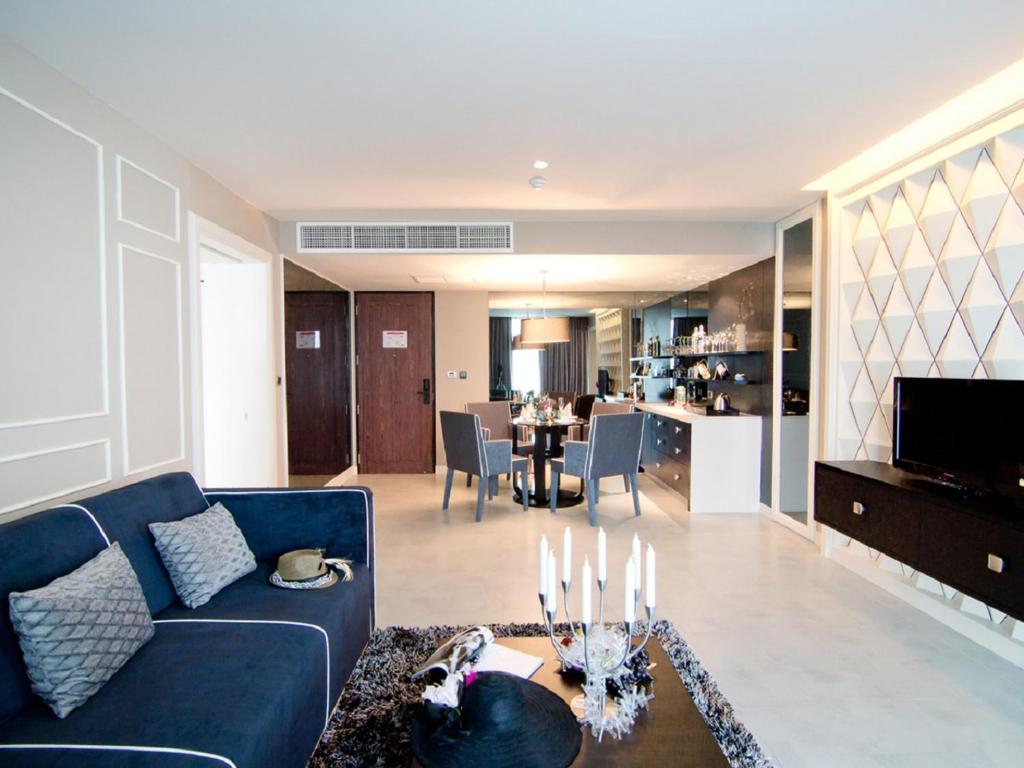 Сьюит (Королевский люкс с 2 спальнями, вид на море), Отель Way Hotel