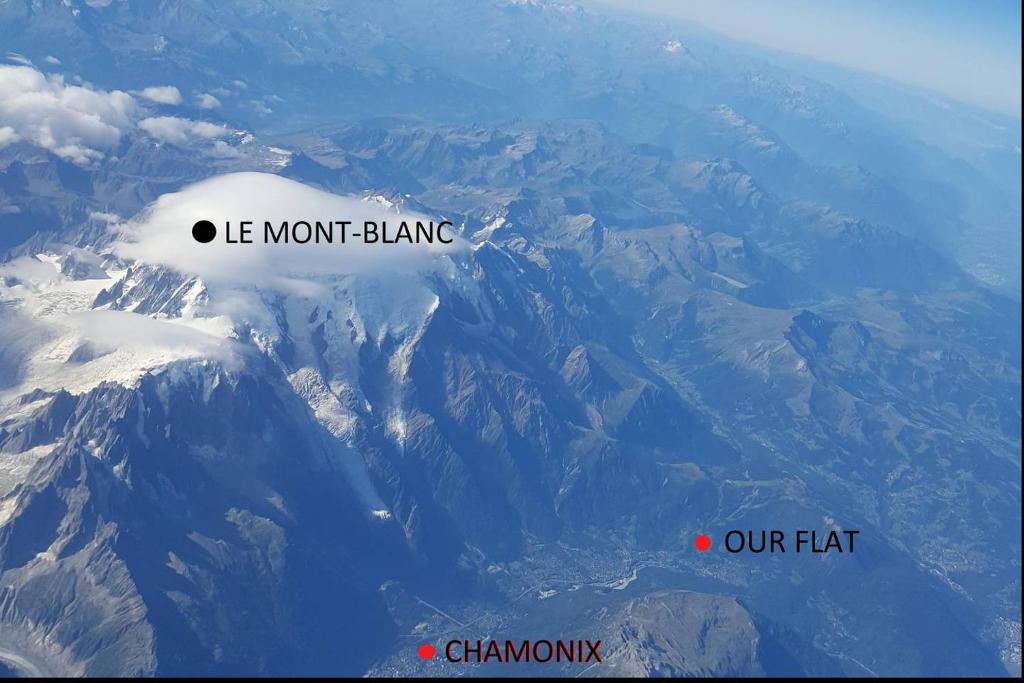 Spacious and stylish flat at the foot of the Mont-Blanc ideal for ski in ski out photo 4