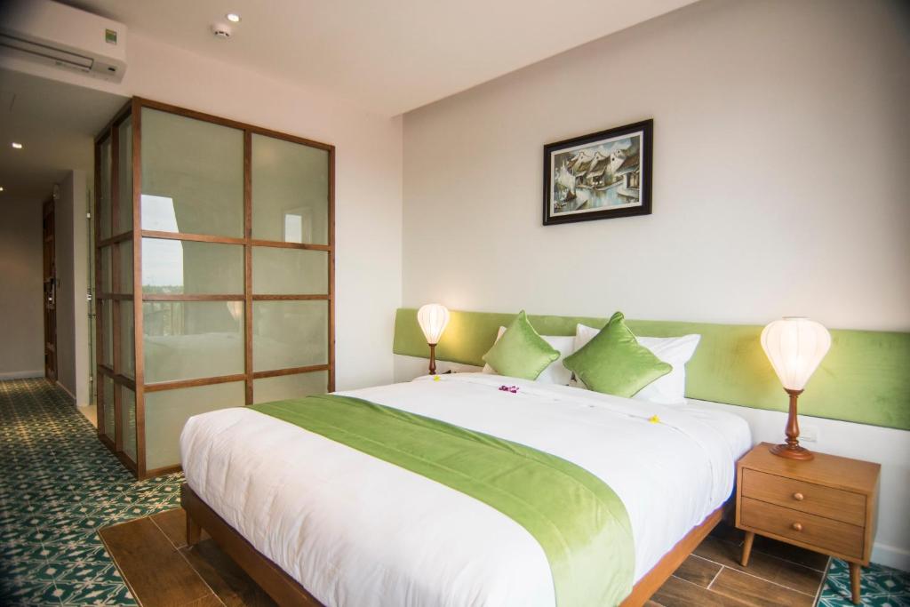 Vinh Hung Old Town Hotel