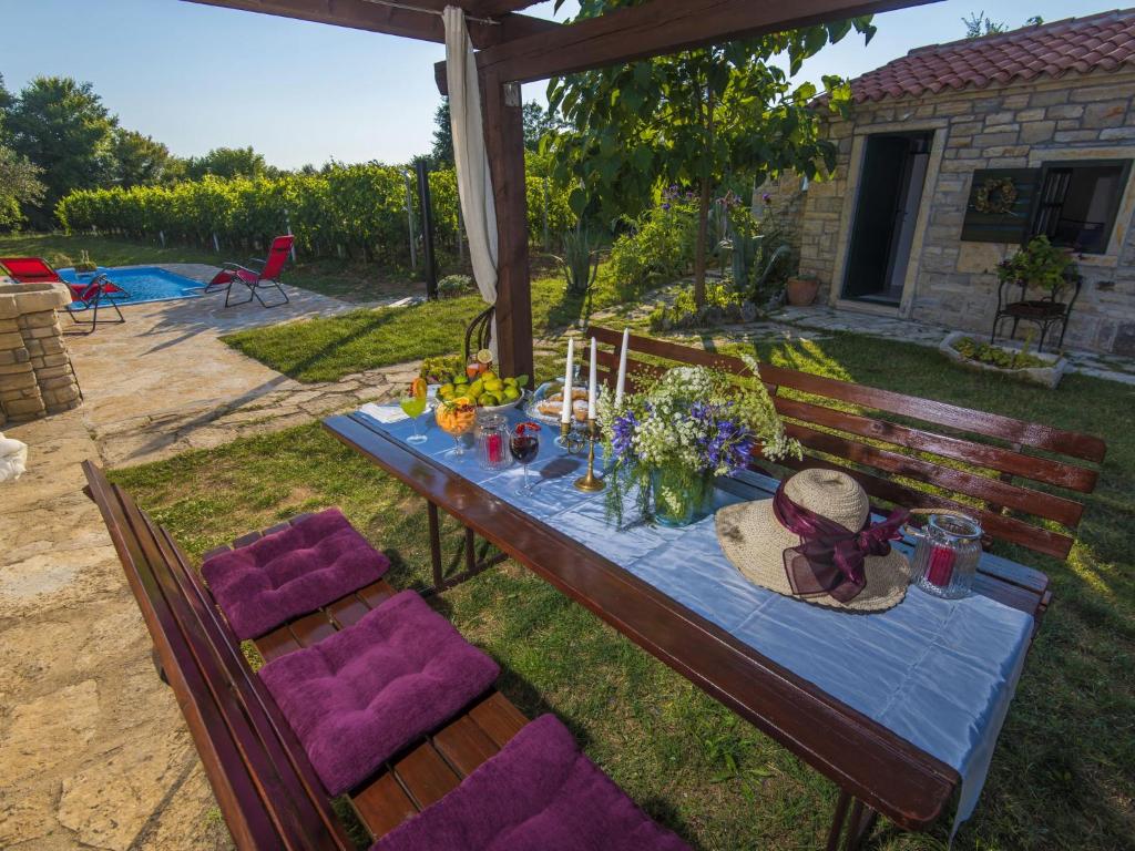 Holiday home for large groups in Boeur photo 4