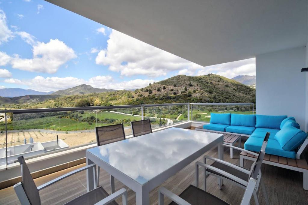 Luxury Flat -Sea, Golf and Mountain Views photo 2