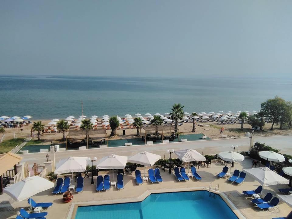 Santa Beach Hotel photo 4