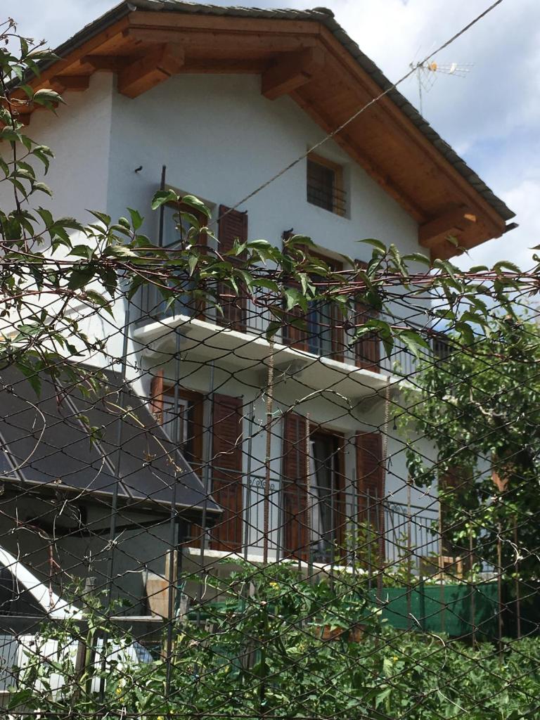 Maison de campagne dans le village photo 2