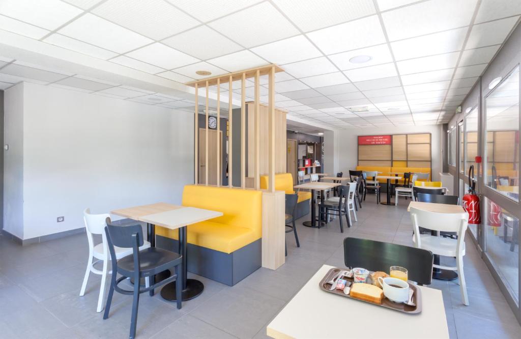 B&B HOTEL CHAMBERY La Cassine photo 4