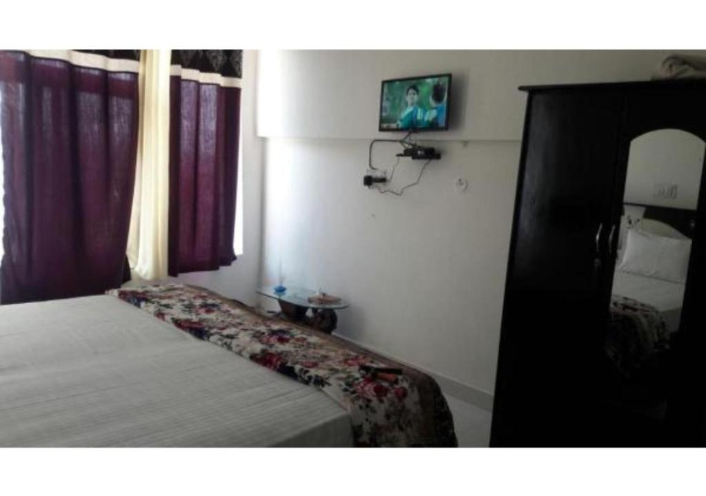 Апартаменты (Апартаменты с балконом), Spectacular Gangotri view stay near Beatles cafe
