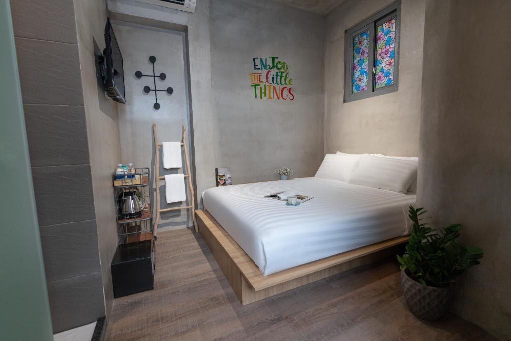 Двухместный (Двухместный номер Делюкс с 1 кроватью), 9 Hostel and Bar