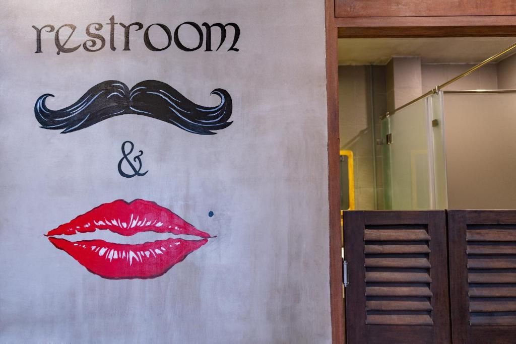 Номер (Односпальная кровать в общем номере для мужчин и женщин), 9 Hostel and Bar