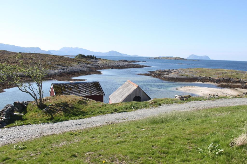Isle of Raudøya photo 2