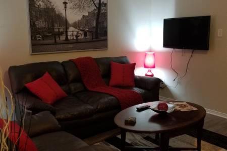 Sweet 2-Bedroom Penthouse Apartment by Amazing Property Rentals photo 4