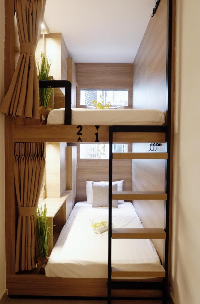 Toi's Travel Home Central