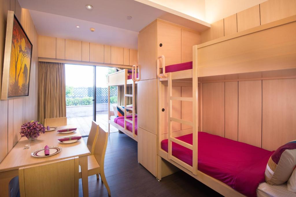 Номер (Four person family room), Noah's Ark Resort