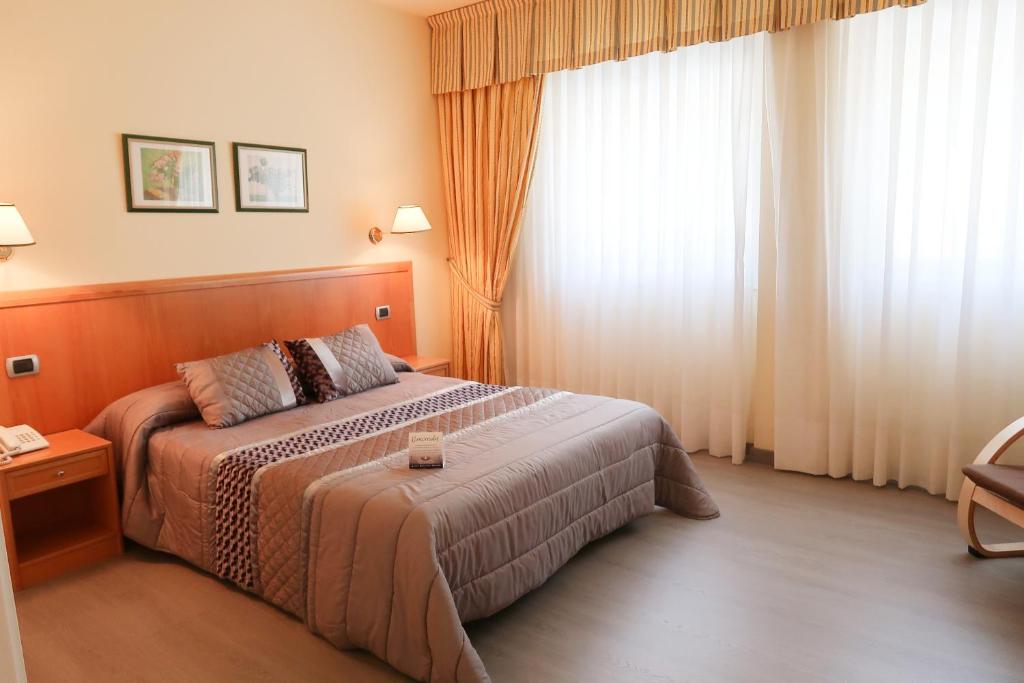 Hotel O Camiño Room Type - Standard Quadruple Room