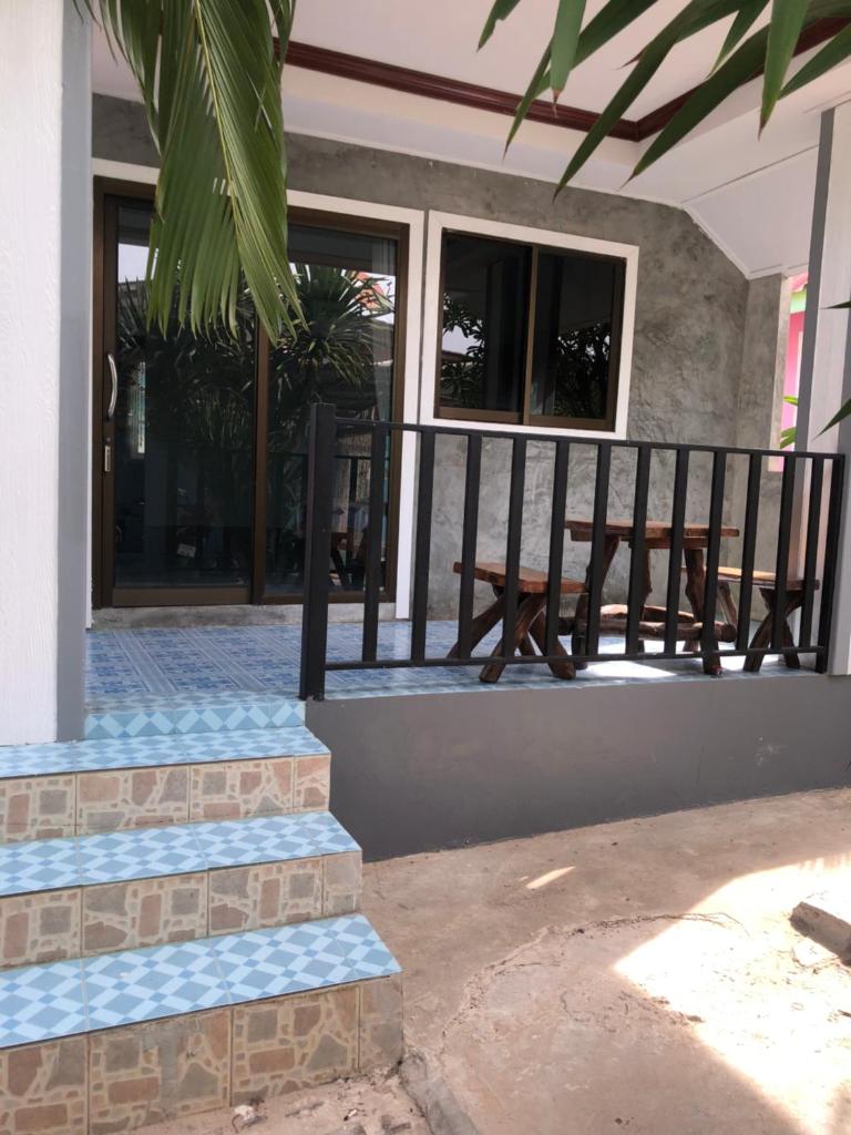 Poopreaw Koh Larn photo 4