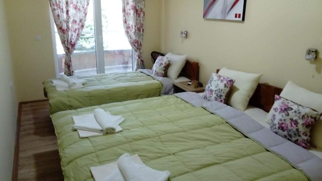 Hostel „Ж"