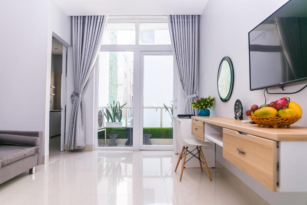Двухместный (Двухместный номер Делюкс с 1 кроватью и балконом), An Phu Gia Apartment