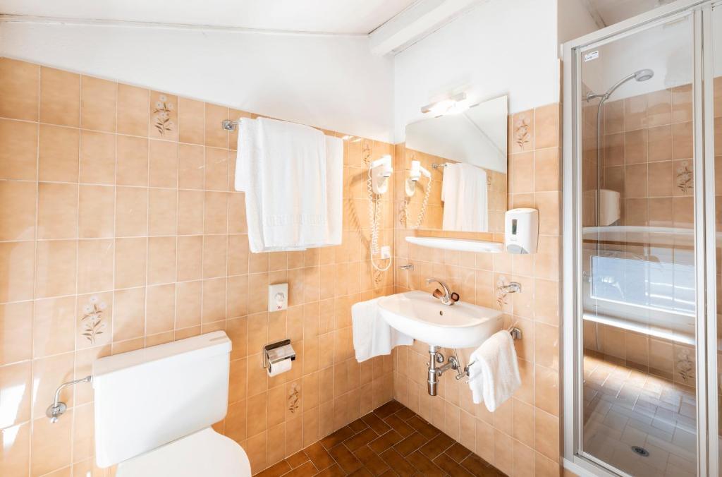 Albergo Svizzero - Tap to explore photos