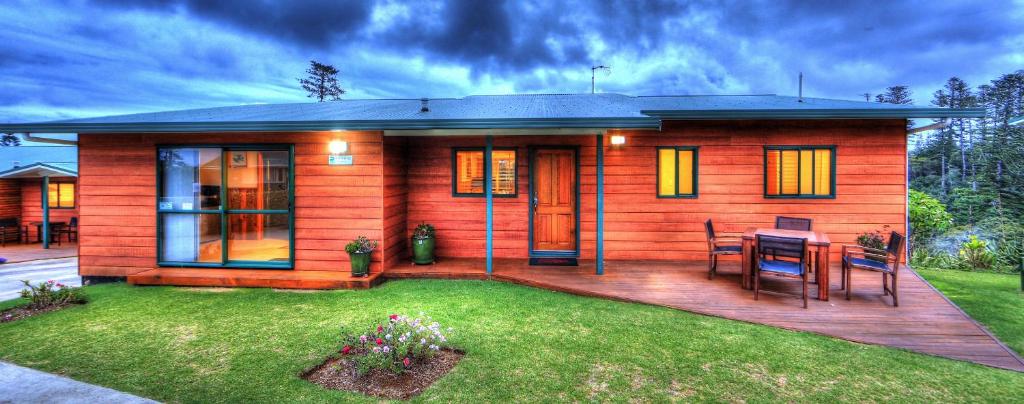 Endeavour Lodge photo 1