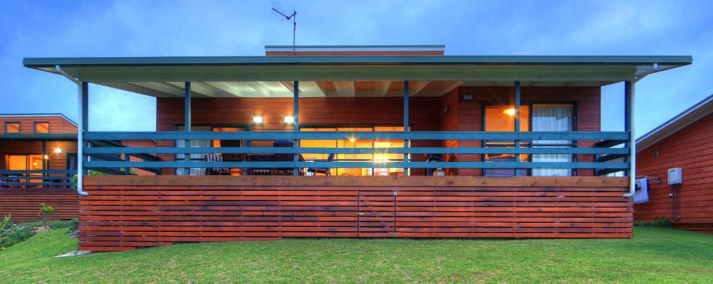 Endeavour Lodge photo 3