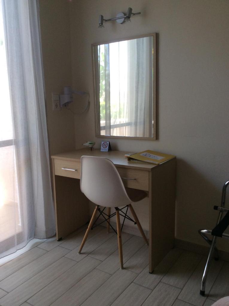 Elena Rooms photo 4