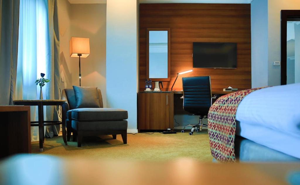 Swiss Inn Nexus Hotel - Tap to explore photos