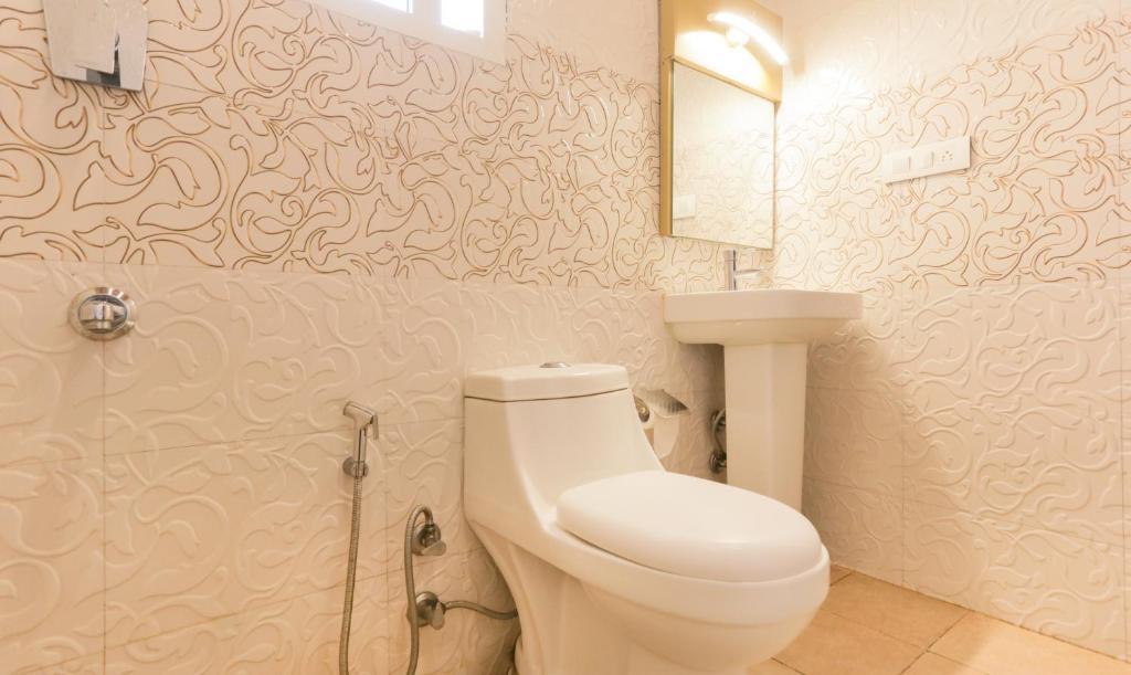 Двухместный (Стандартный двухместный номер с 1 кроватью), OYO 10395 Hotel Dvarka INN
