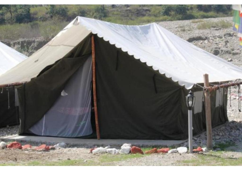 Номер (Шатер), Junky Yard Camps next to Heaven river