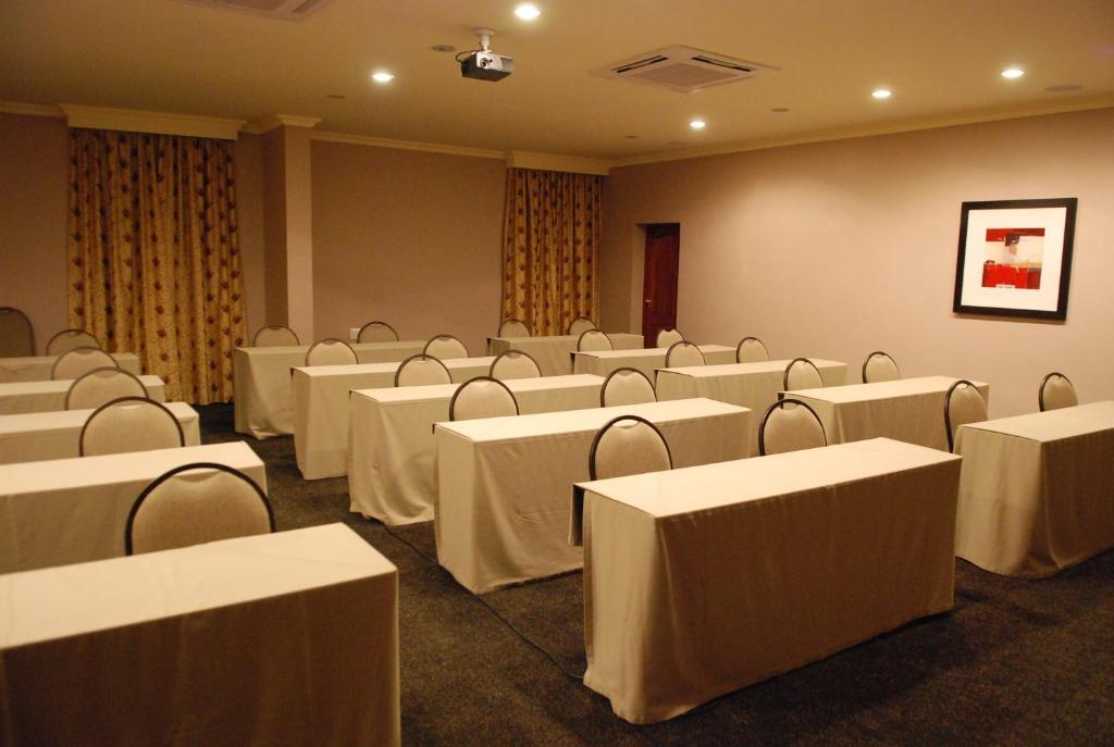 Protea Hotel by Marriott Harrismith Montrose photo 2