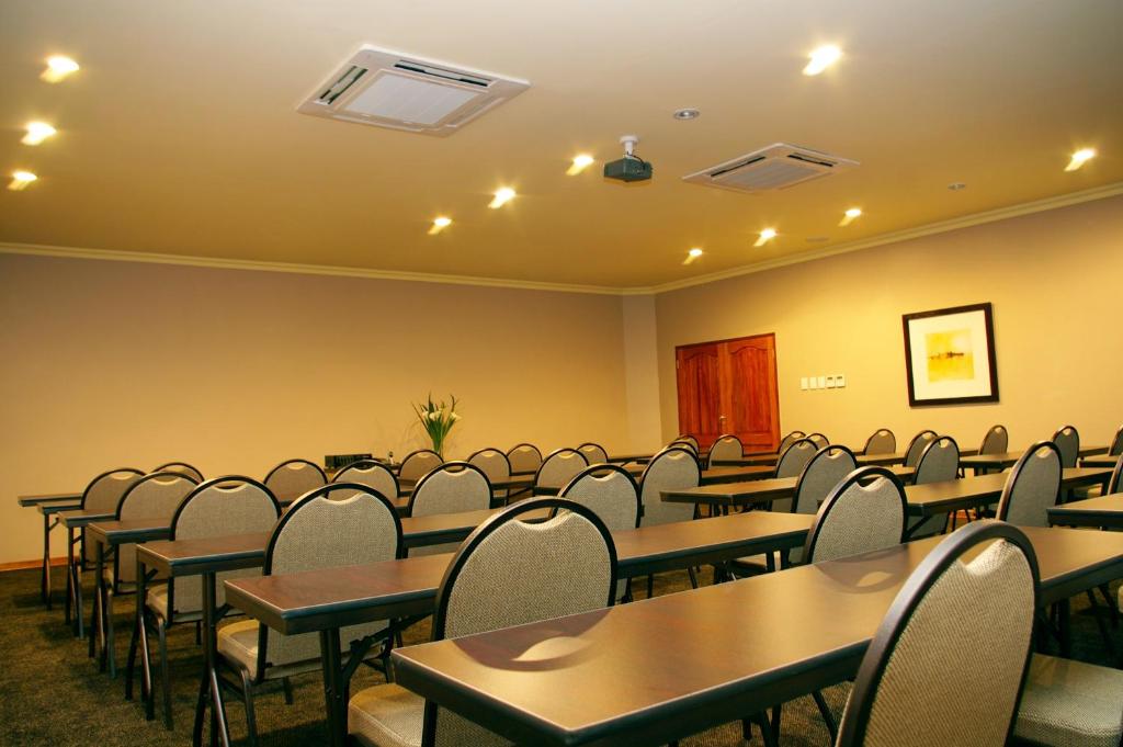 Protea Hotel by Marriott Harrismith Montrose photo 1
