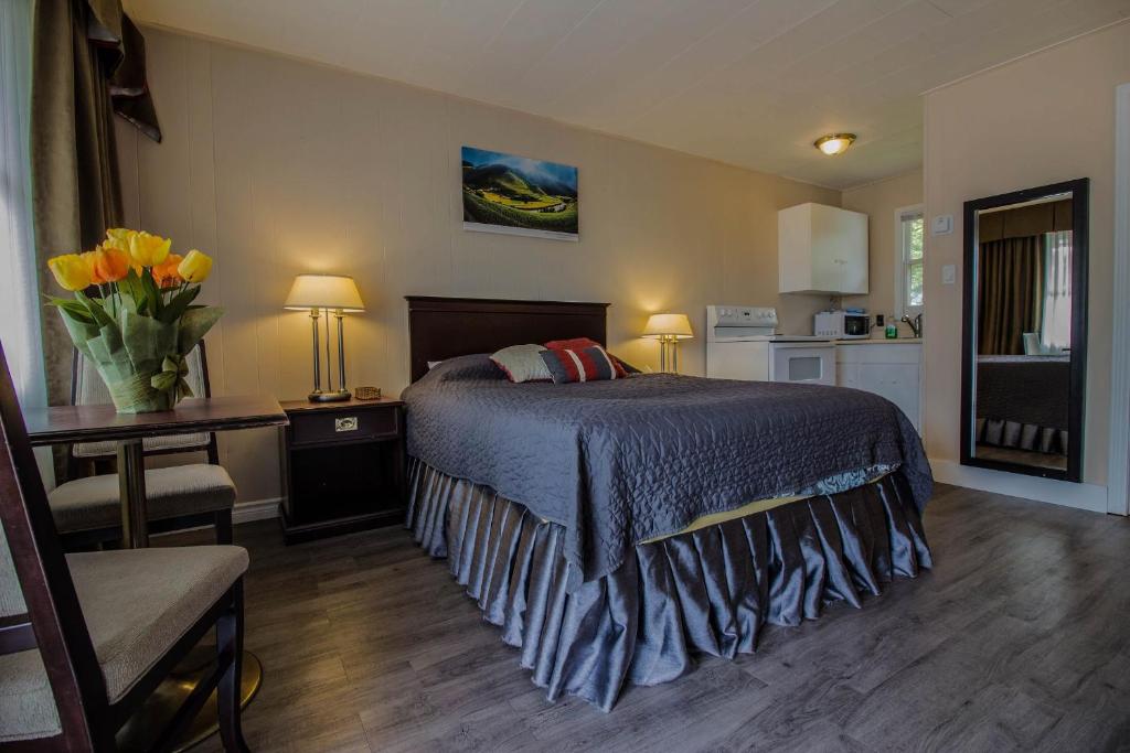 The White Horse Motel photo 1