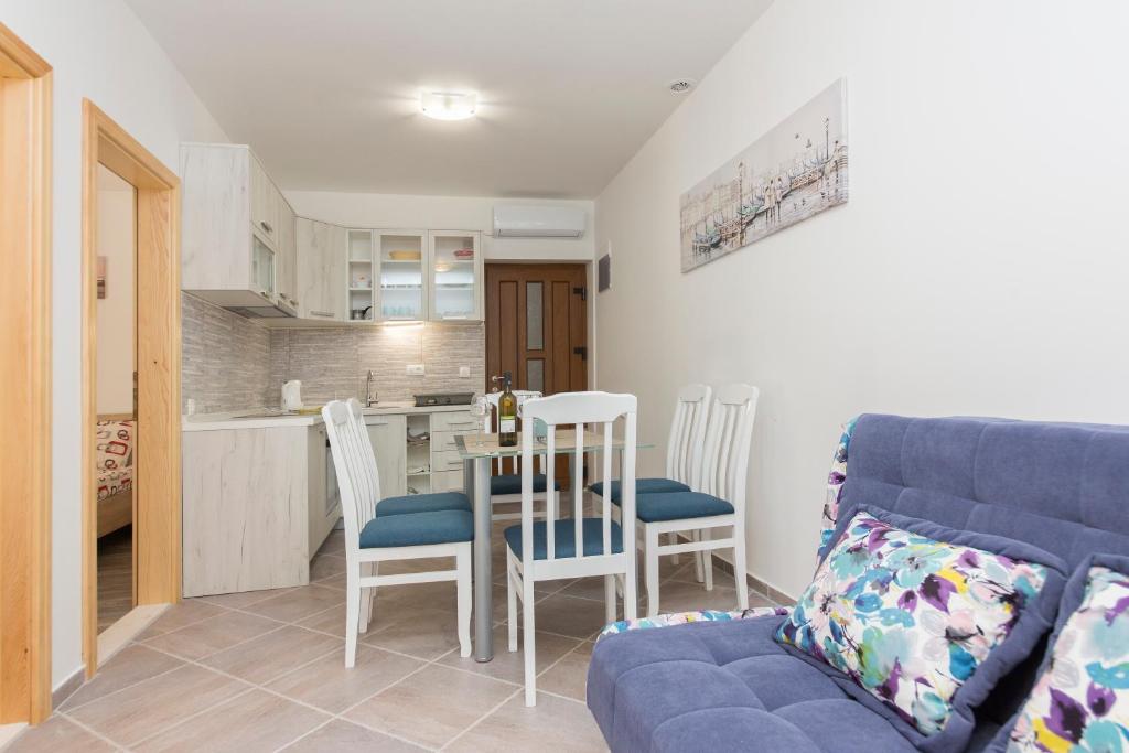 Apartments Kula photo 3
