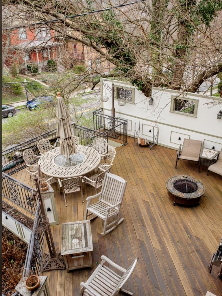 Gaslight Bed & Breakfast photo 2