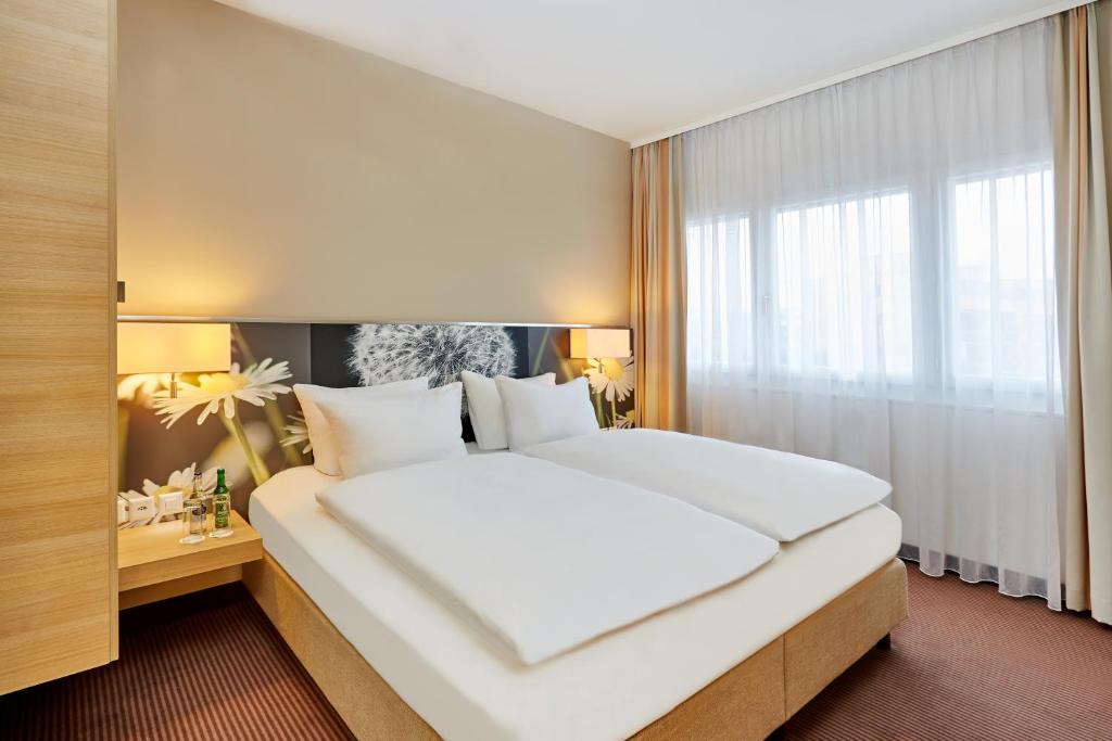 Двухместный (Улучшенный двухместный номер с 1 кроватью), H+ Hotel Zürich