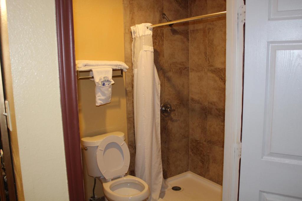 The Executive Inn & Suites photo 4