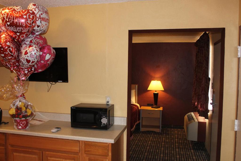 The Executive Inn & Suites photo 3