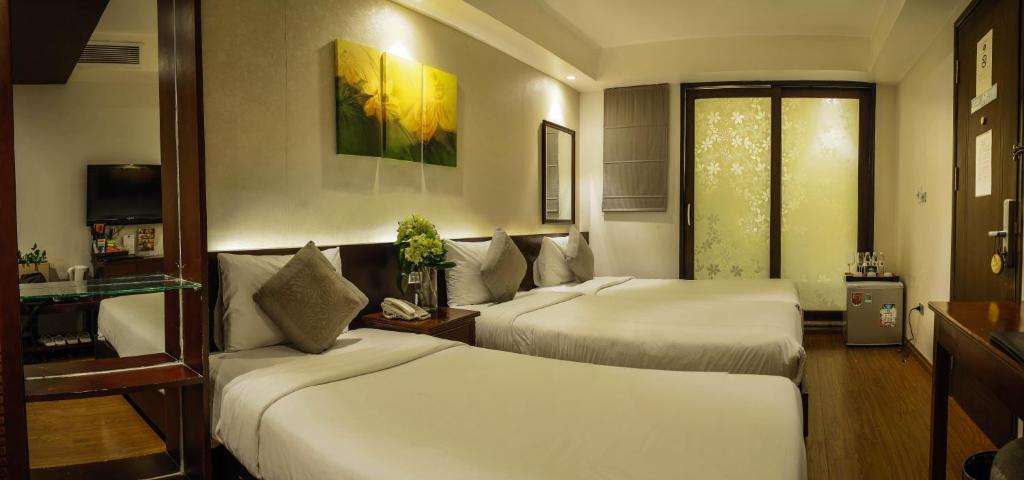 Трехместный (Улучшенный трехместный номер), Dragon Pearl Hotel