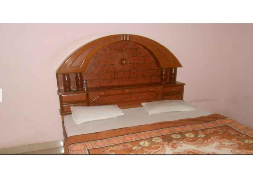 Peaceful Palace in Pushkar photo 1