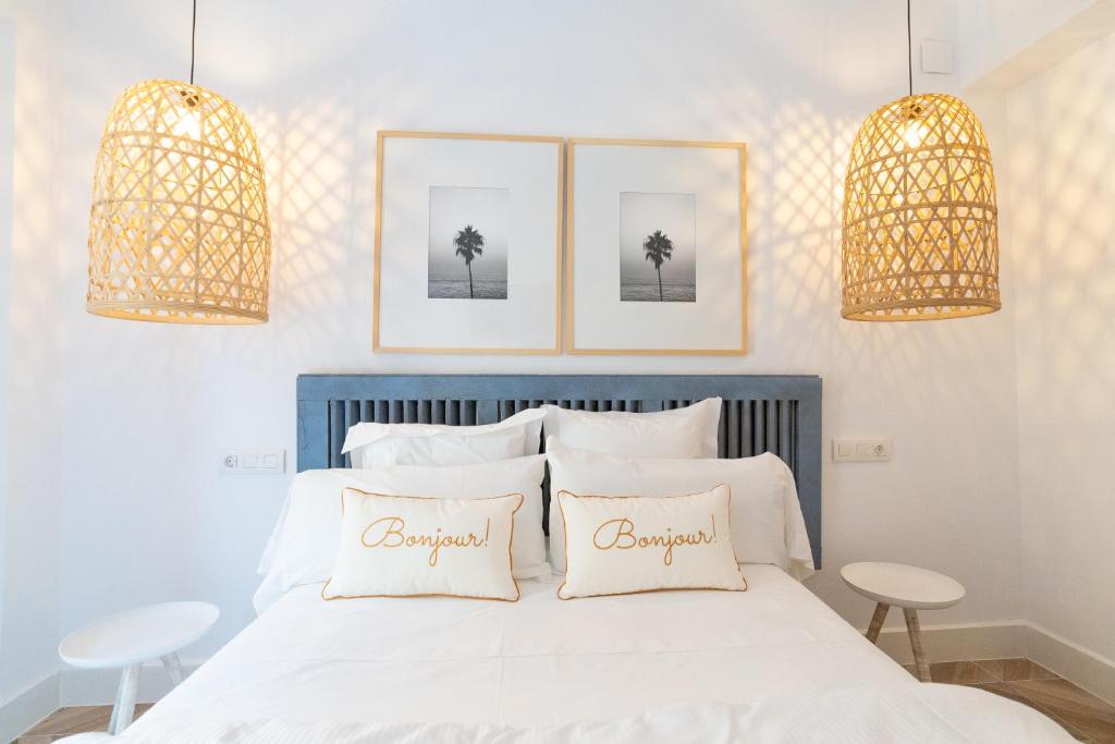Duna Hotel Boutique - Tap to explore photos