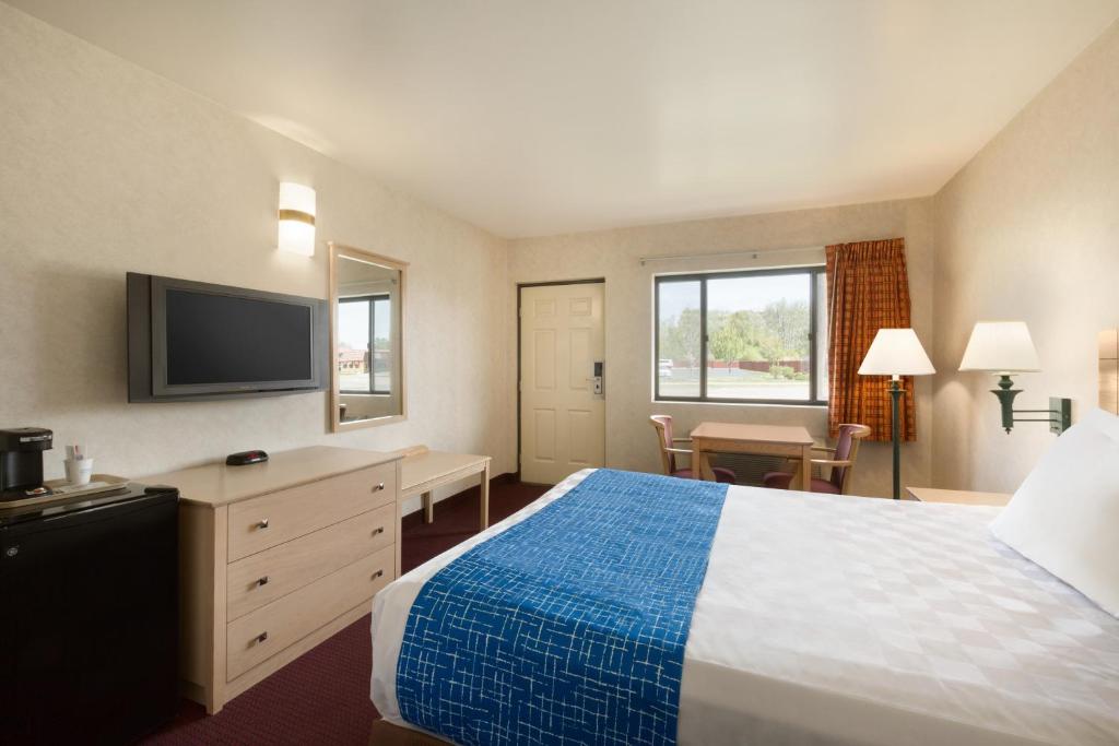 Travelodge by Wyndham Niagara Falls - New York photo 2