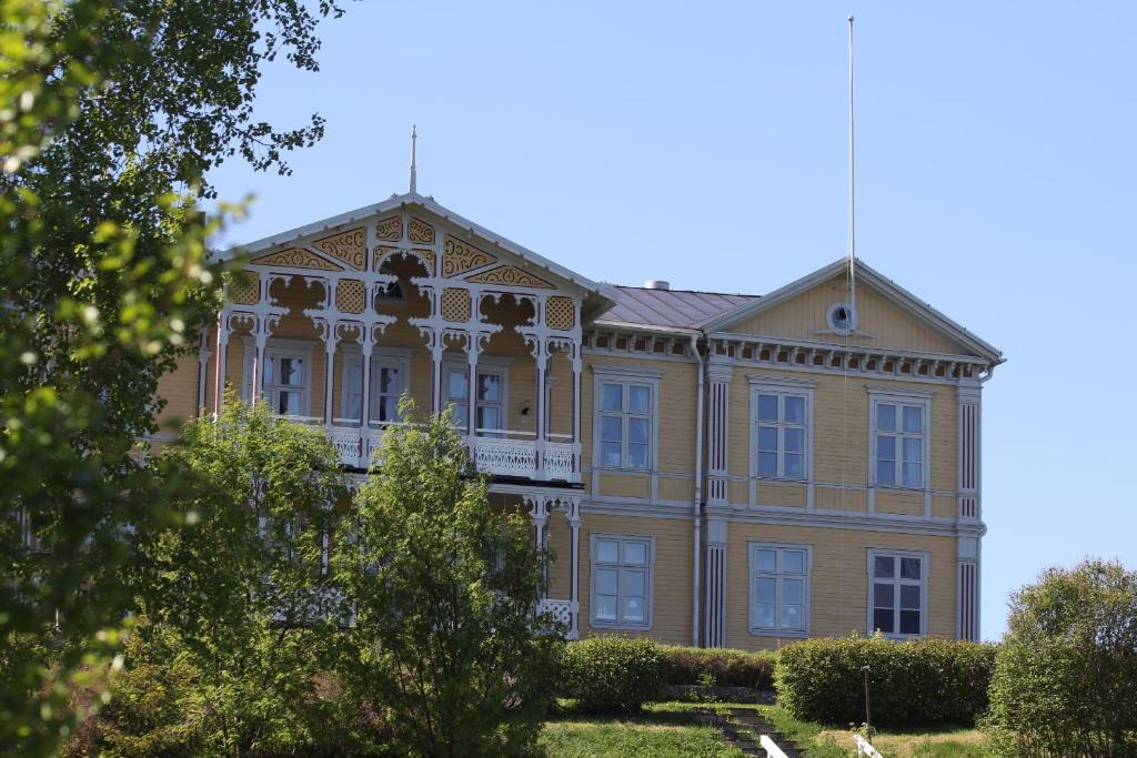 Filipsborg, the Arctic Mansion photo 2