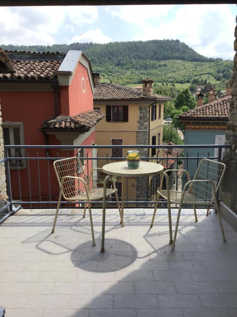 Varzi sotto i portici