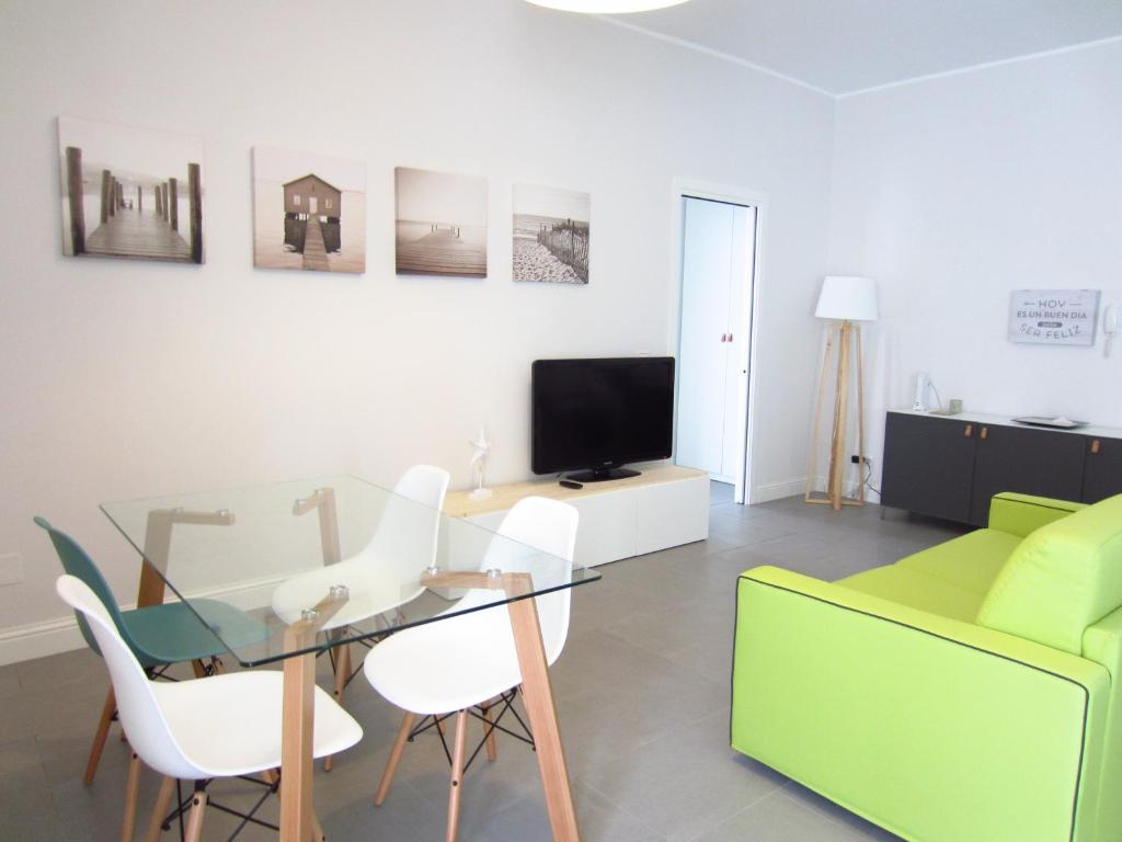 New & modern apartment on the sea photo 3