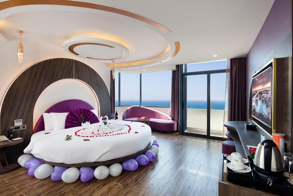 Сьюит (Полулюкс), V Hotel Nha Trang