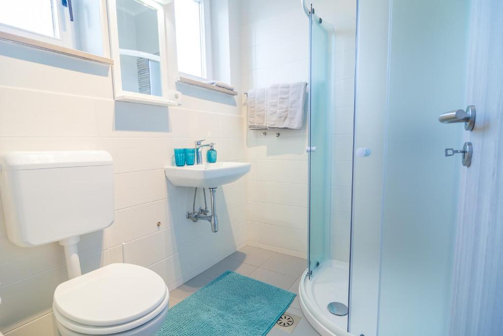 HOP HOUSE Garni Hotel Room Type - Twin Room