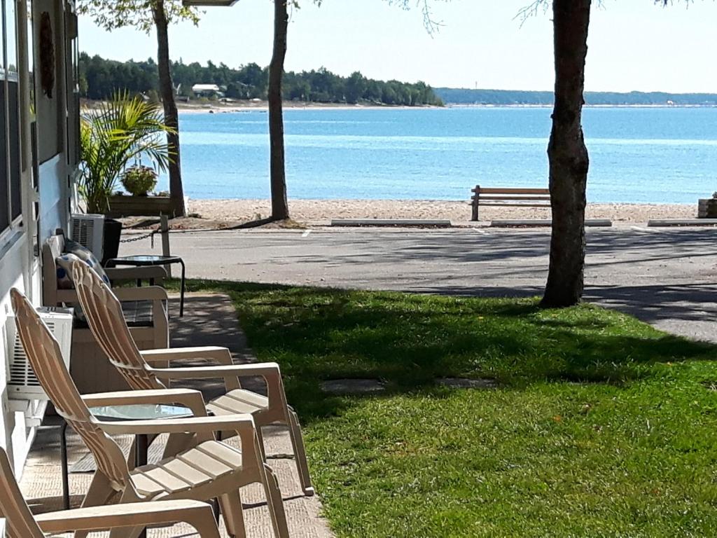 Balm Beach Resort and Motel photo 2