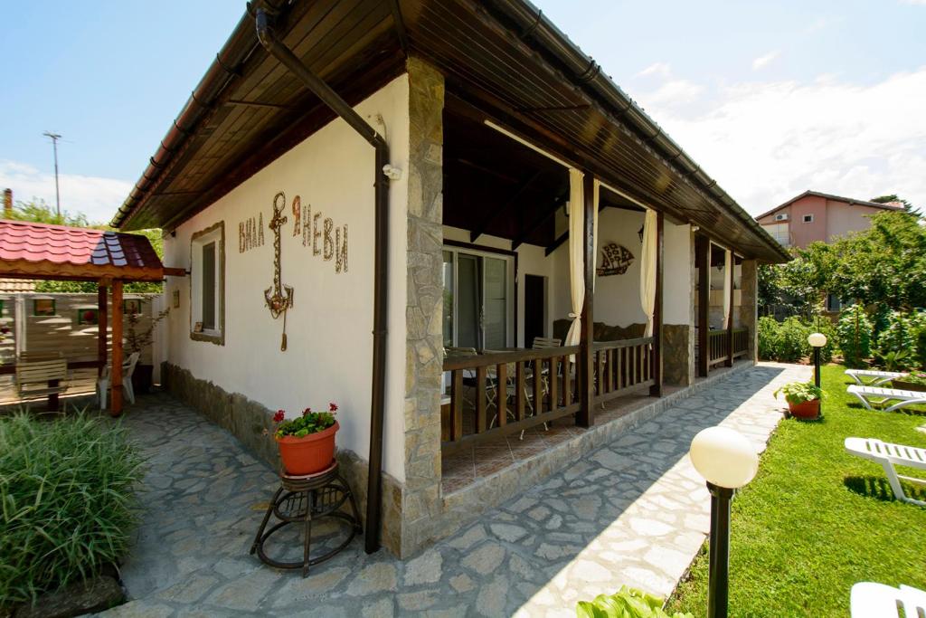 Villa Yanevi photo 4