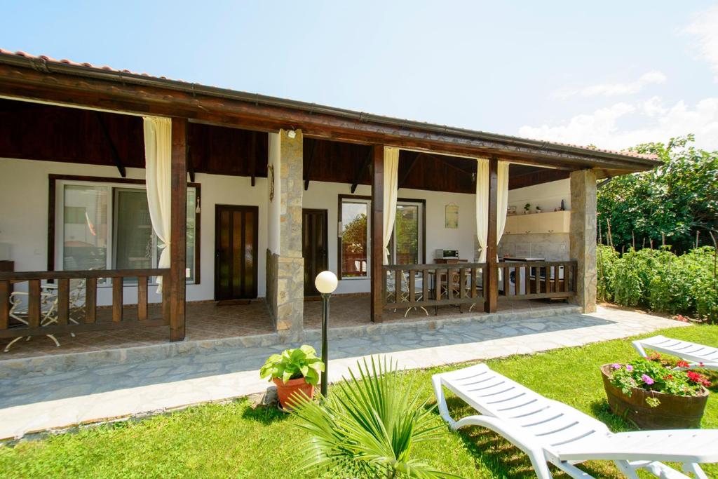 Villa Yanevi photo 3