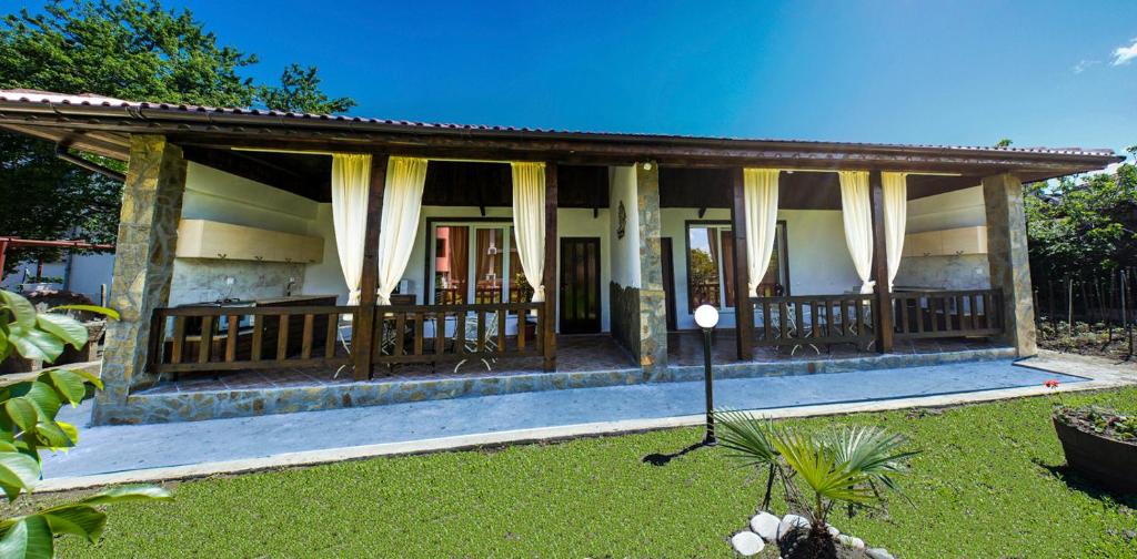 Villa Yanevi photo 1