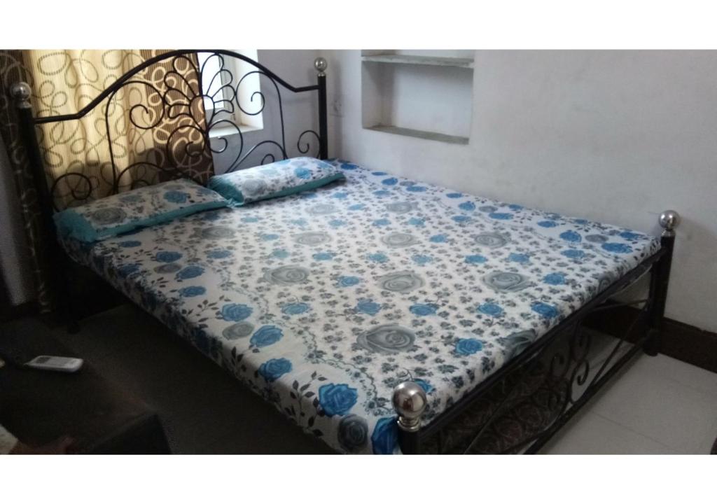 Budget rooms on VIP road photo 1