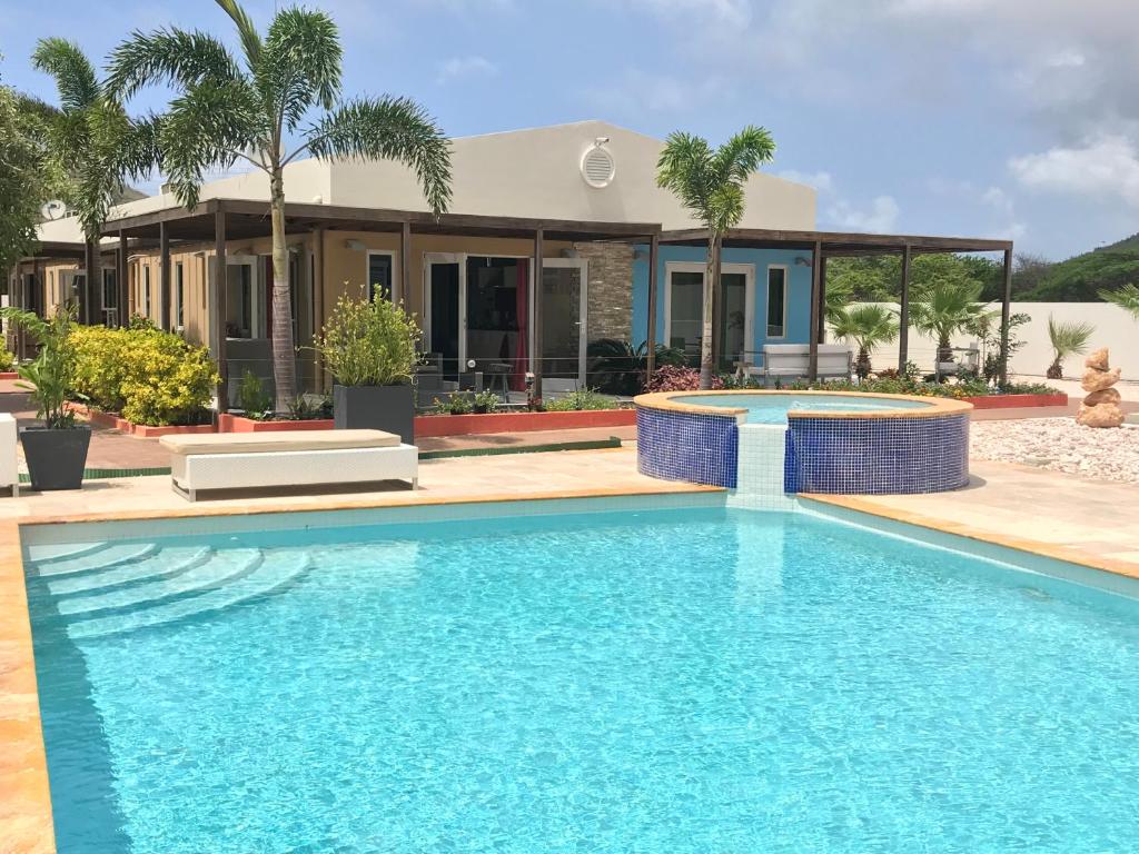 Malika Apartments